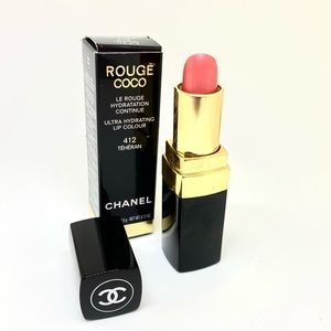 CHANEL ROUGE COCo
ULTRA HYDRATING
LIP COLOUR •412 TÉHÉRAN